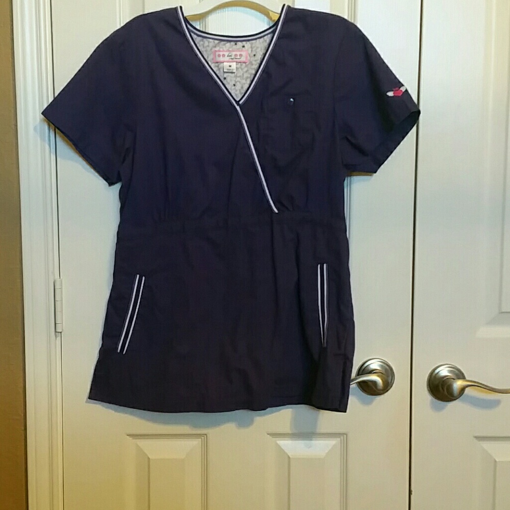 Scrub top